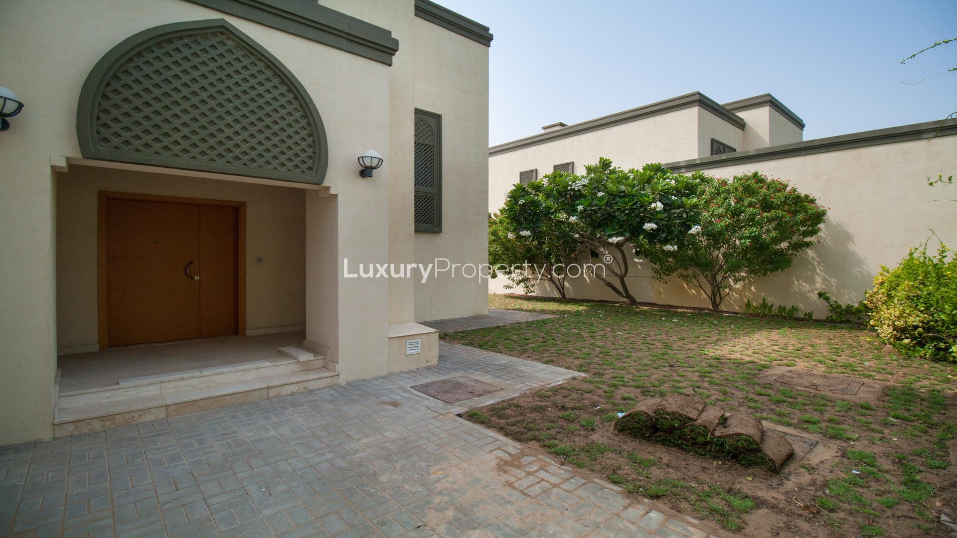 4 Bedroom Legacy Large Villa with Spacious Backyard in Jumeirah Park, Waterfront View