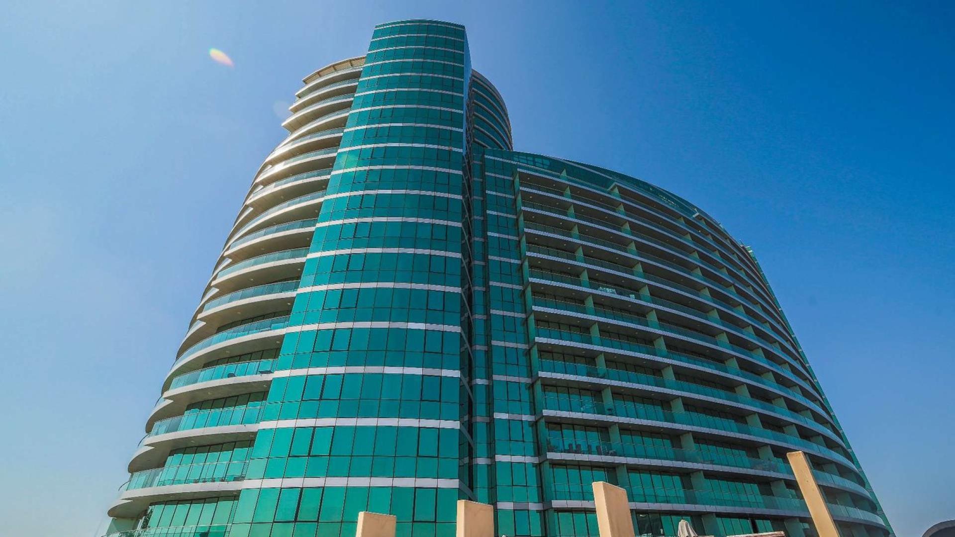 Stunning Dubai skyline view from Marsa Plaza apartment in Dubai Festival City