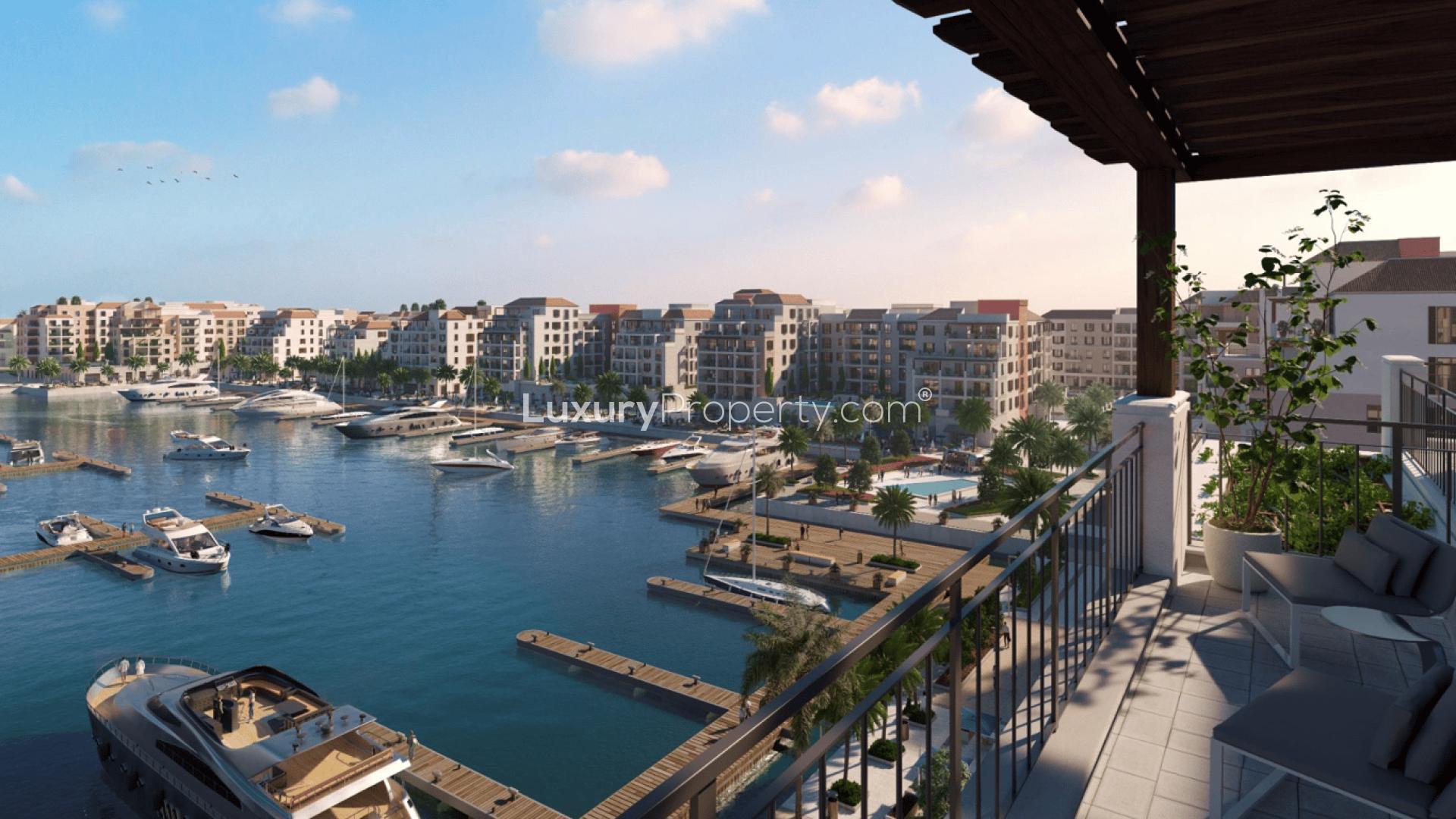 Luxurious studio apartment in La Mer, Jumeirah with stunning marina views