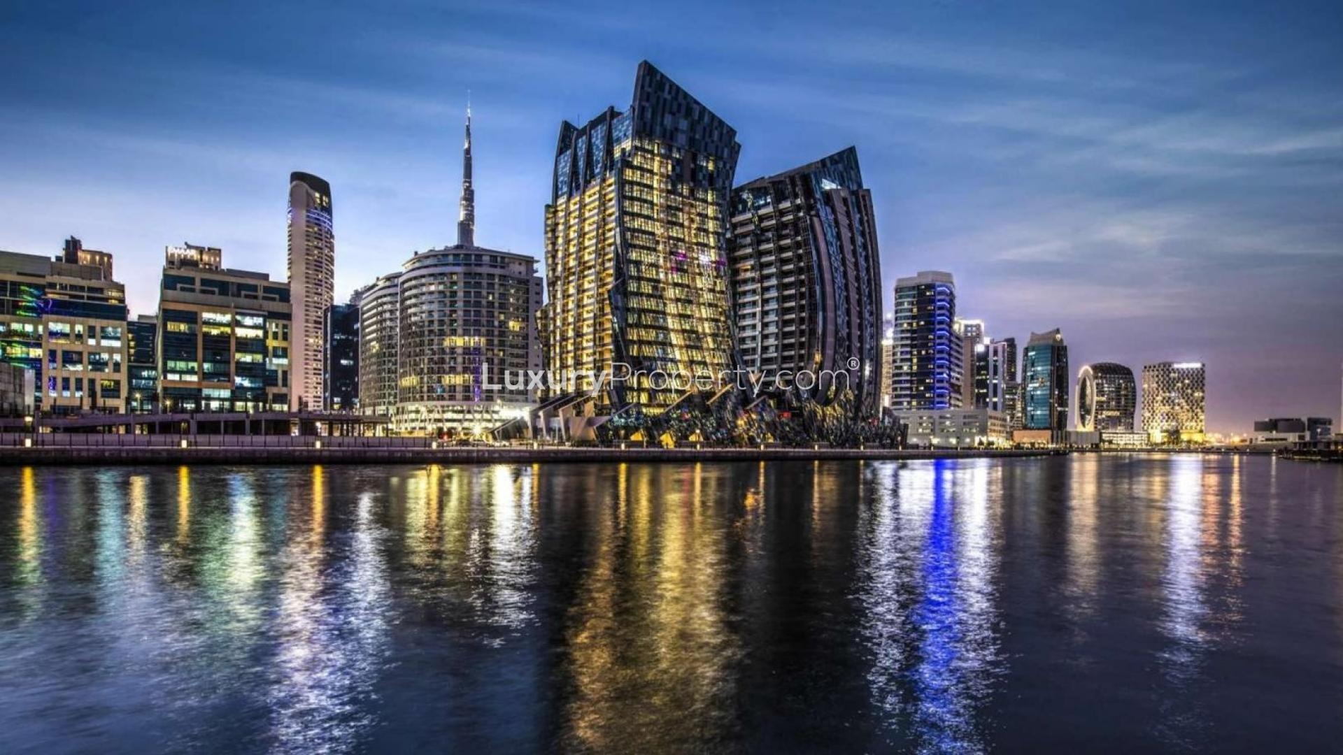 Luxurious living room in three-bedroom apartment, Da Vinci Tower, Business Bay, for sale