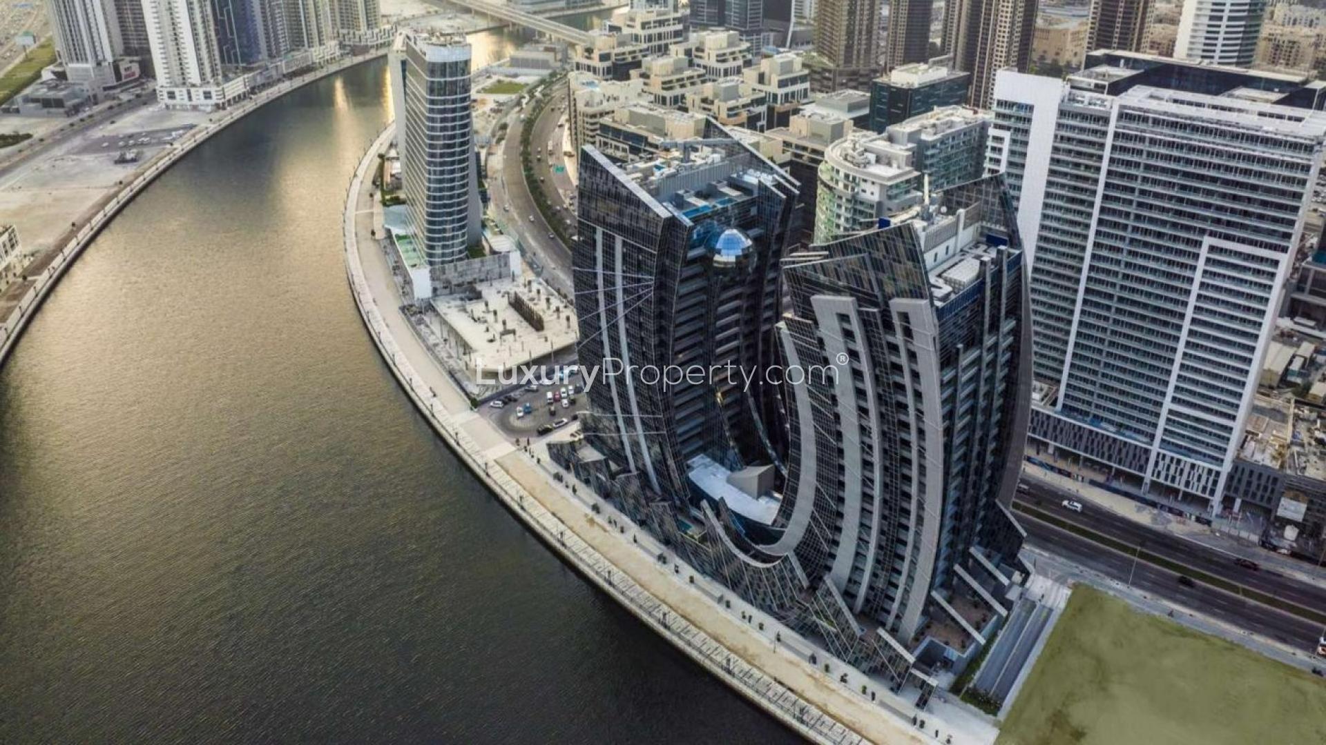 Modern dining area in luxury 4-bedroom apartment, Da Vinci Tower, Downtown Dubai