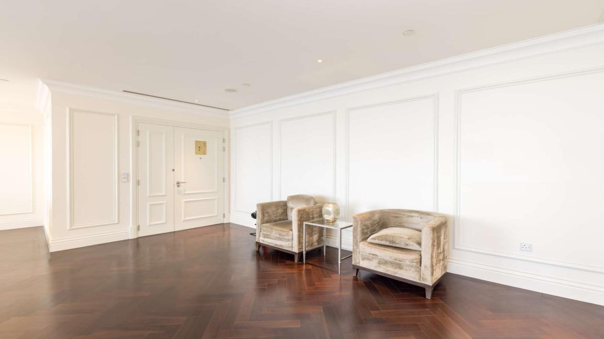 Luxurious living room in 4-bedroom apartment, The Address The BLVD, Downtown Dubai