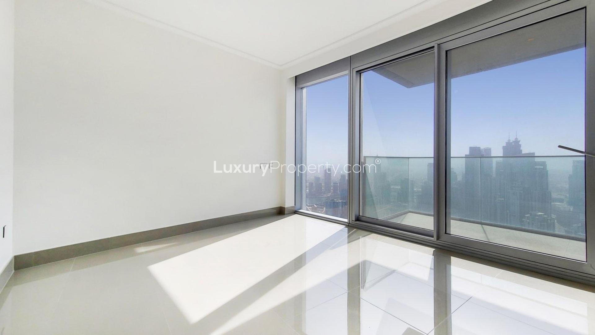 Bright room with floor-to-ceiling windows, stunning Downtown Dubai view, Opera Grand apartment