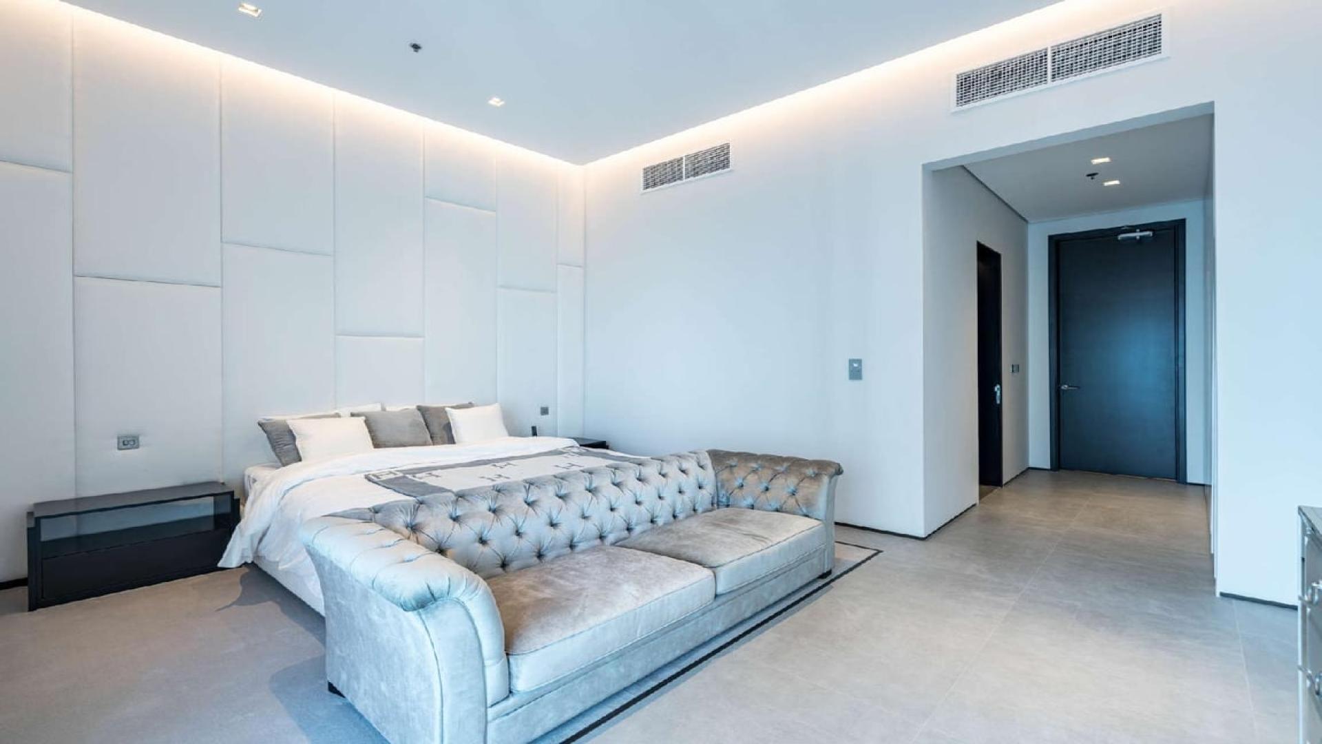 Modern kitchen and dining area in fully upgraded Dubai Marina penthouse, Elite Residence