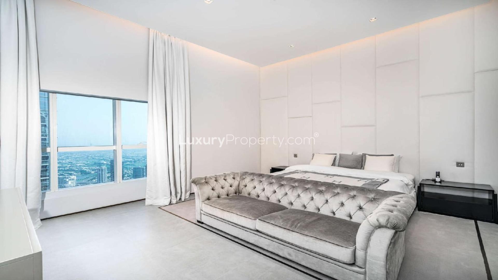 Modern kitchen and dining area in fully upgraded Dubai Marina penthouse for rent