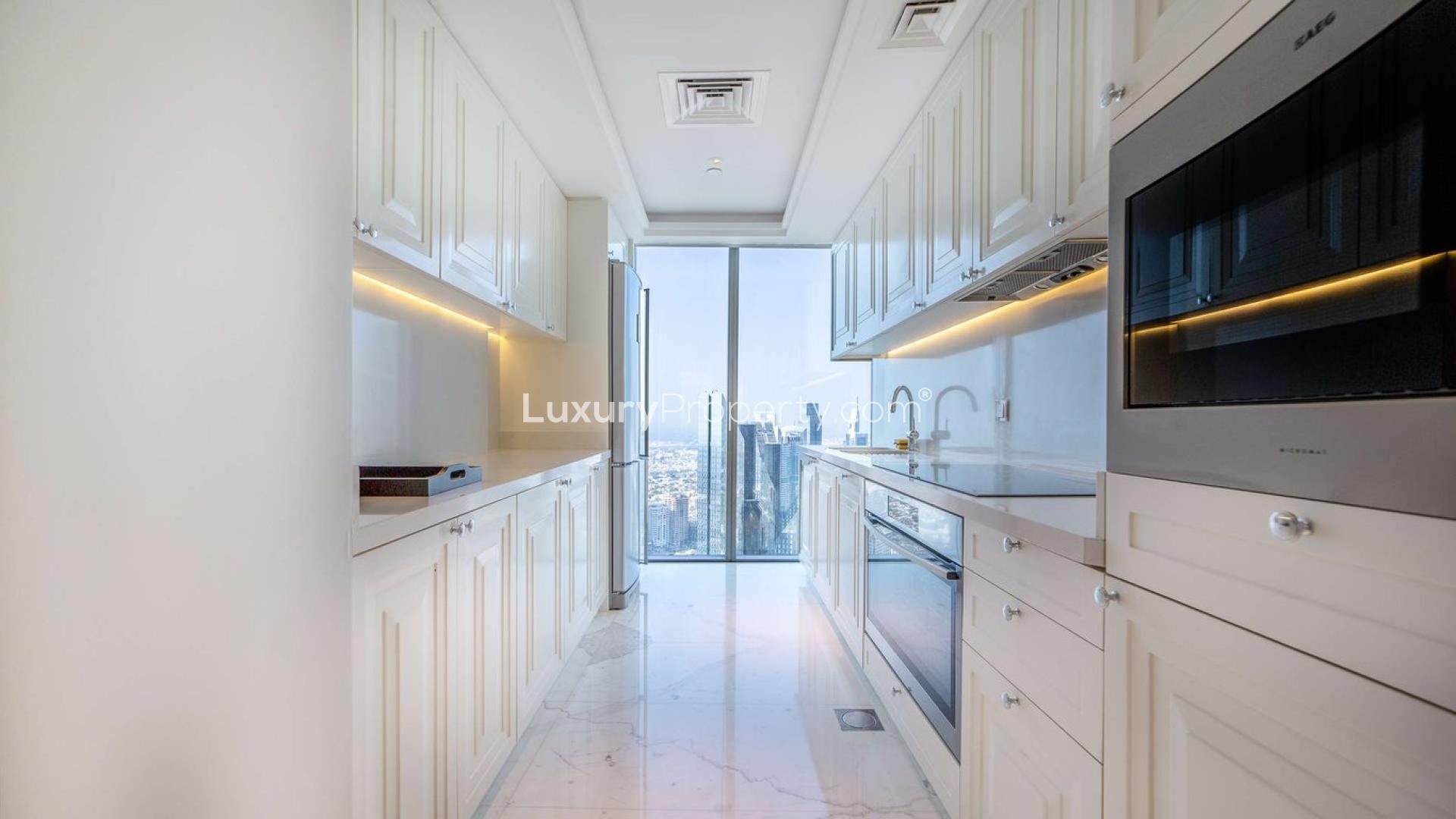 Bright, modern kitchen in luxury 3-bedroom apartment, The Address - The Boulevard, Downtown Dubai