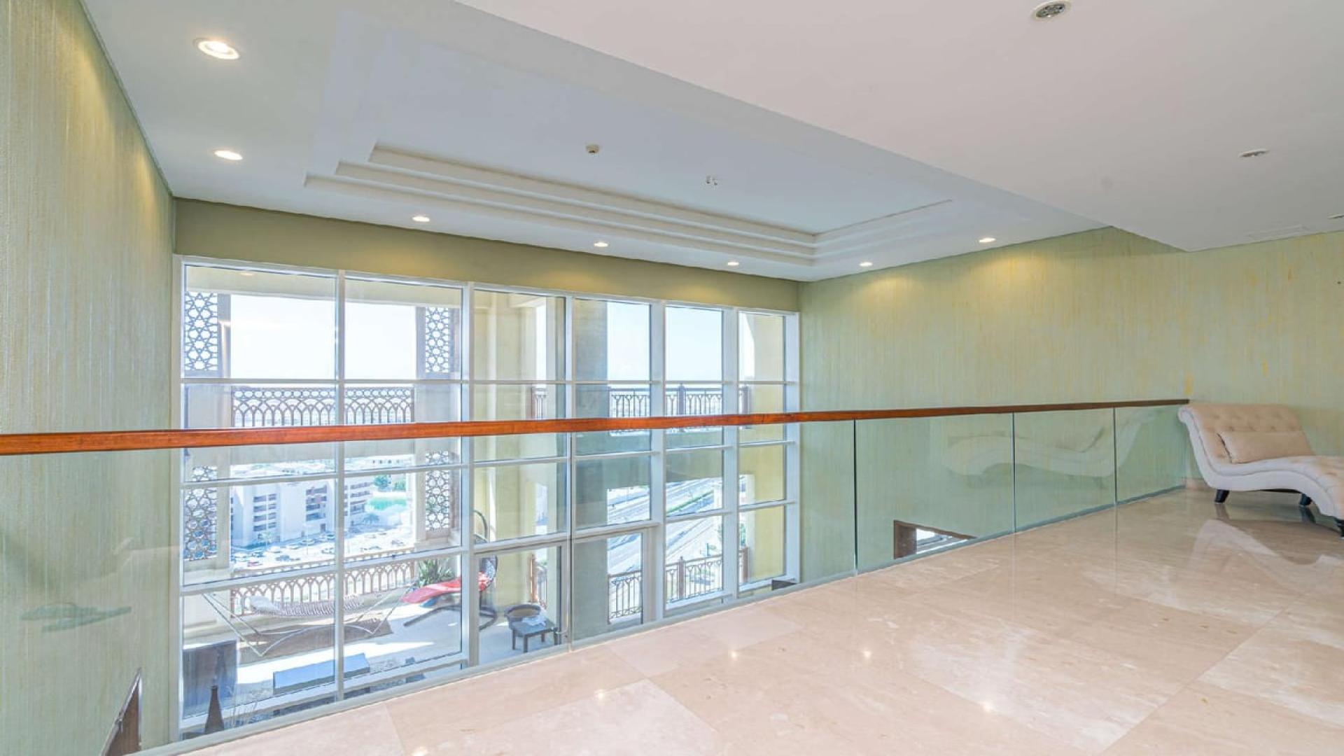 Luxury living room in Palm Jumeirah 4-bedroom duplex penthouse, elegant interior design