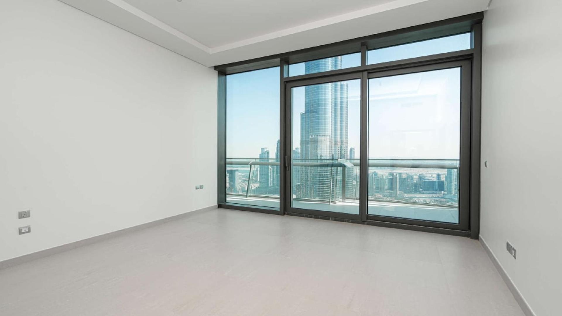 Luxurious Burj Vista penthouse with panoramic downtown Dubai views, spacious interior, and modern design