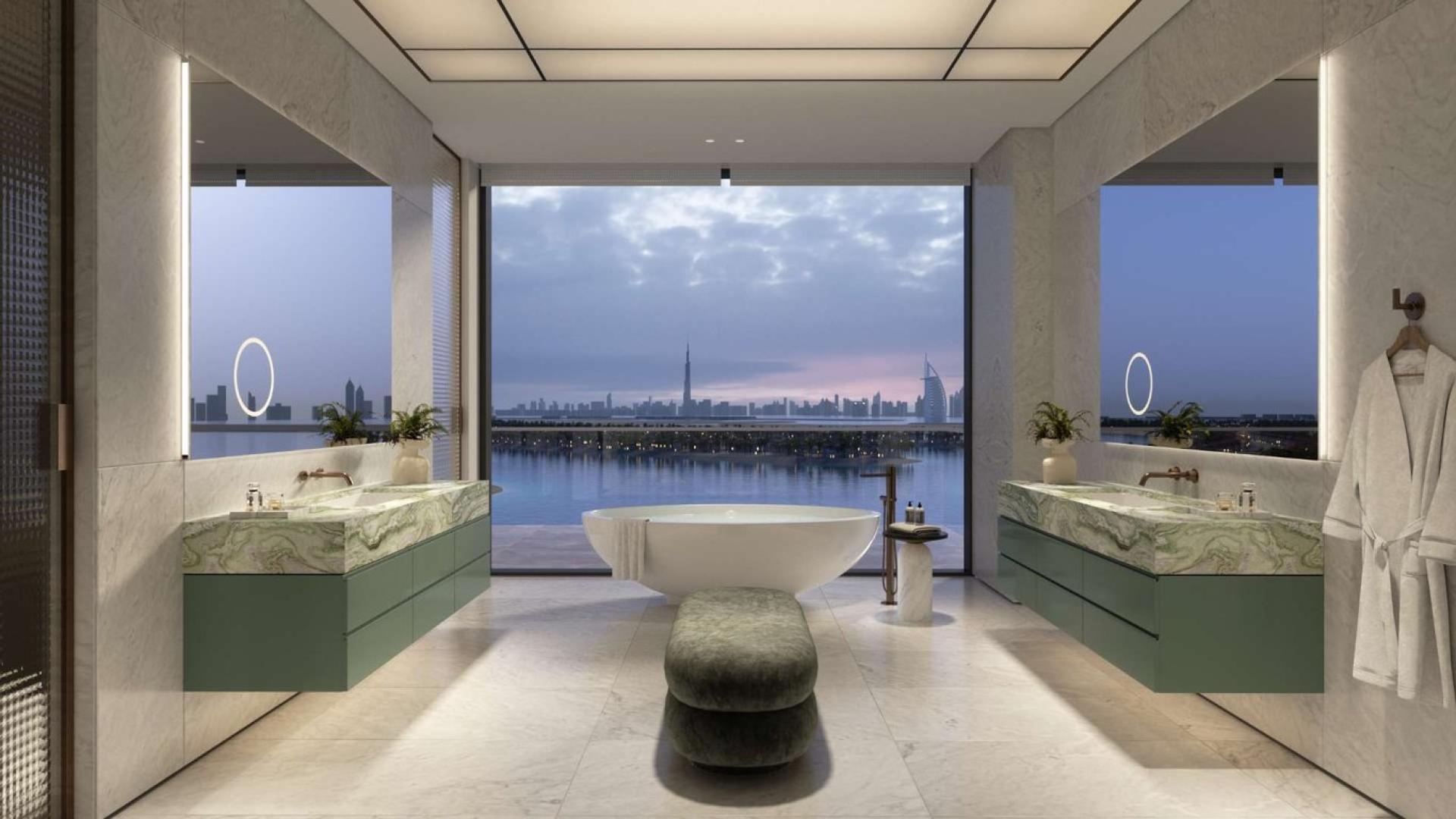 Infinity pool with skyline view at Royal Penthouse, Six Senses Residences, Palm Jumeirah