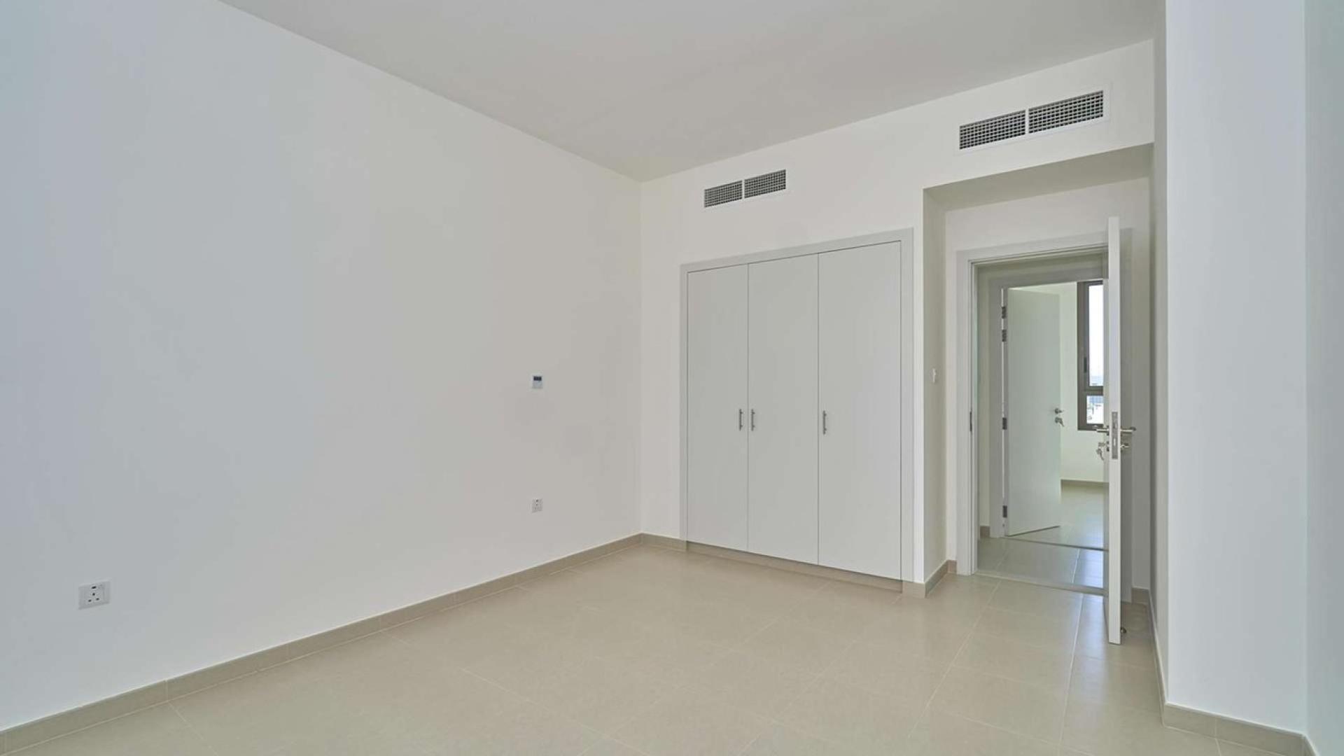 Bright living area in 4-bedroom townhouse for rent, Naseem, Town Square