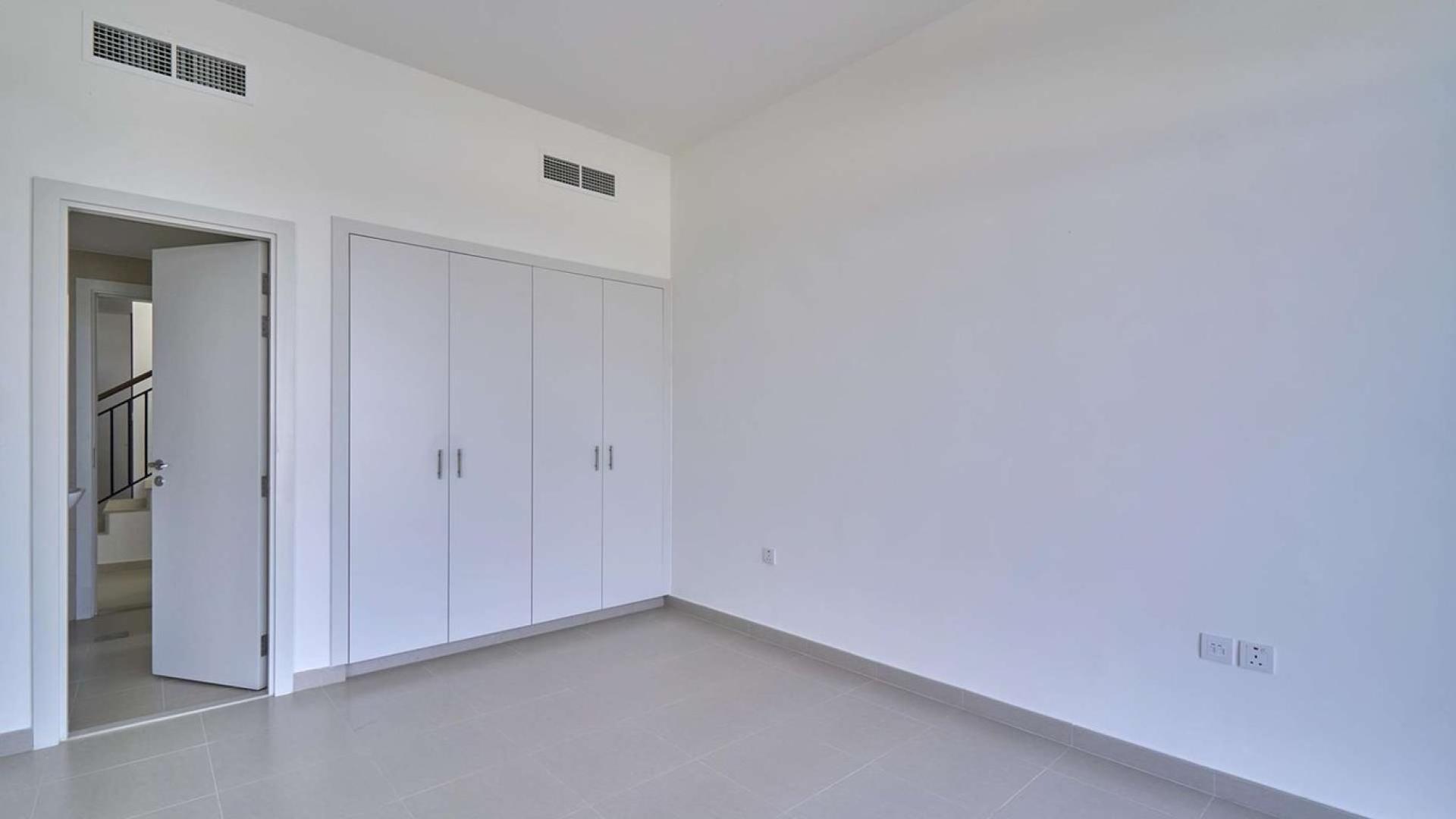 Modern kitchen in 4-bedroom townhouse for rent, Naseem, Town Square