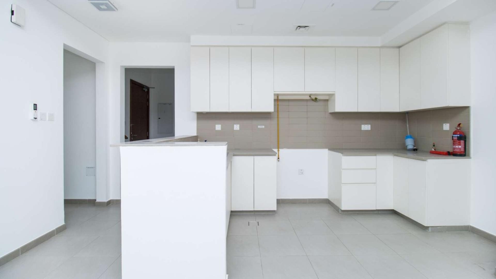 Corner Type 4 townhouse with large garden, Hayat Townhouses, Town Square, for rent