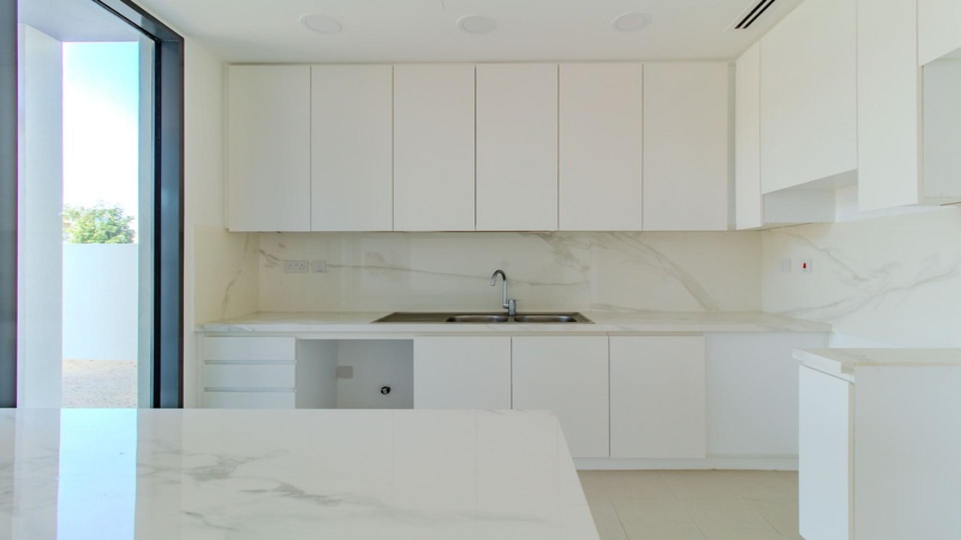 Modern staircase in 4-bedroom townhouse for rent, Cherrywoods Dubailand. Ref No: LP40699