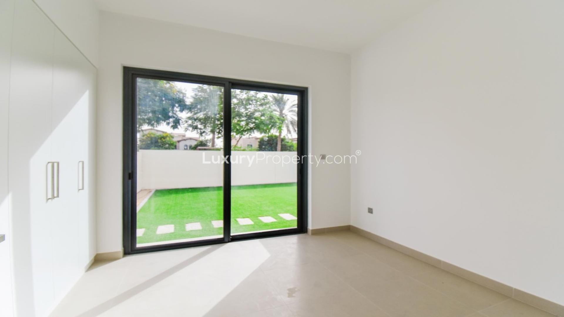 Large corner plot garden in Camelia, Arabian Ranches 2 townhouse for rent