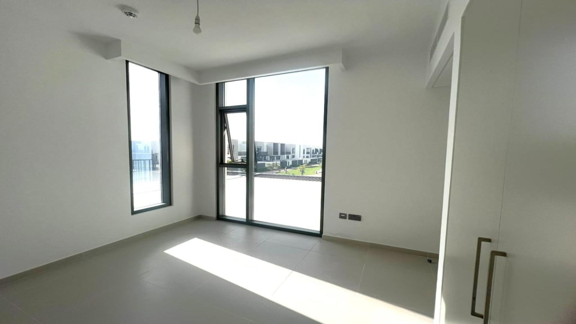 Modern kitchen in 4-bedroom townhouse for rent, Joy, Arabian Ranches 3