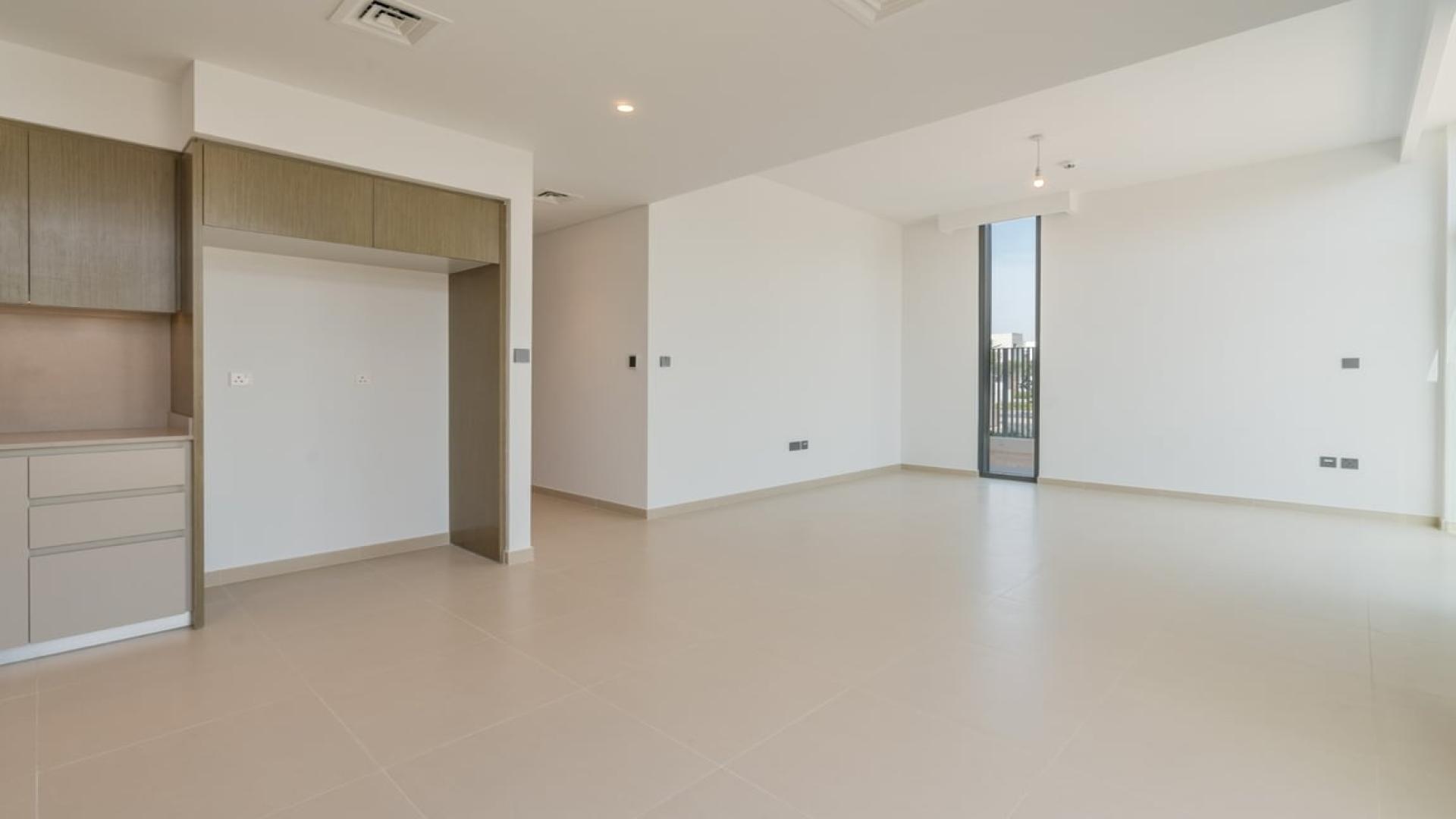Spacious living area in 4-bedroom villa, Sun, Arabian Ranches 3, Dubai