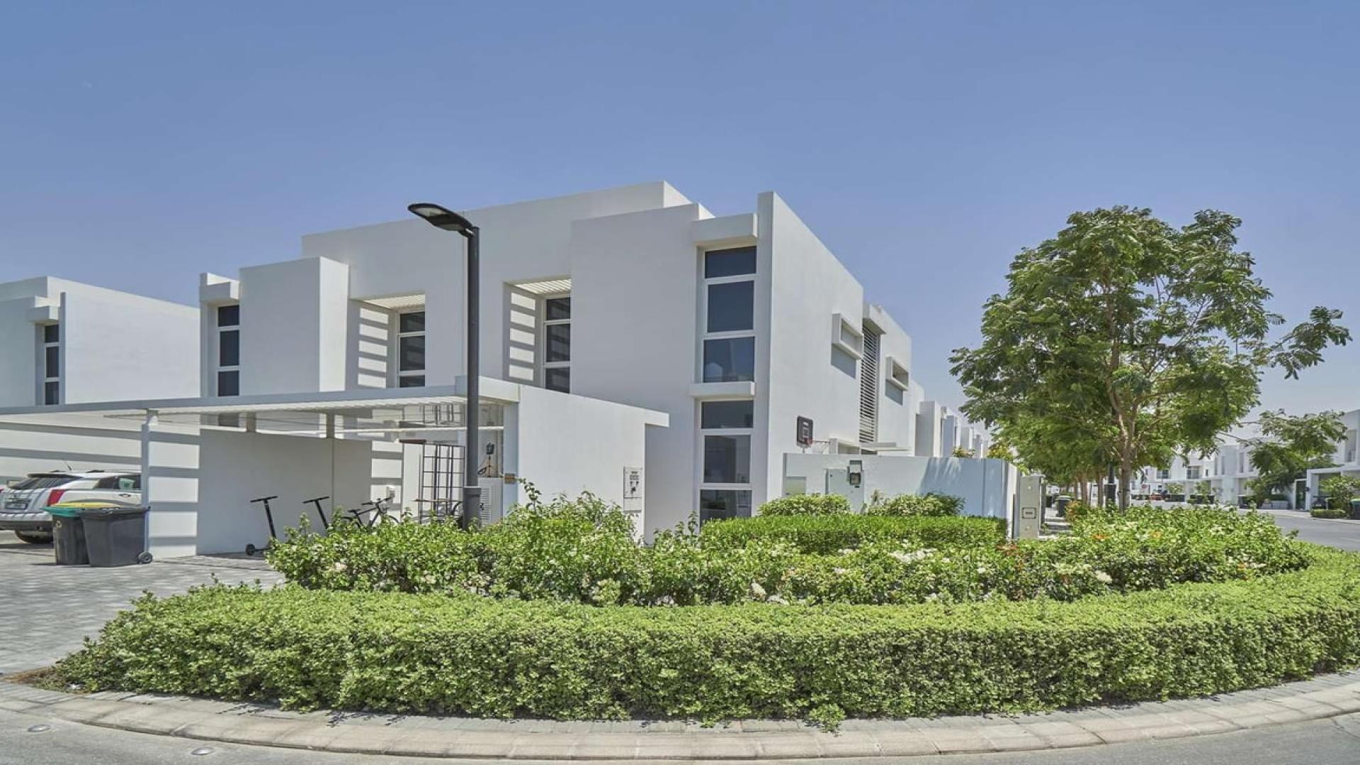 "Modern 4-bedroom townhouse on corner plot for sale in Arabella, Mudon community.",Vacant 4-bedroom corner townhouse for sale in Arabella, Mudon community