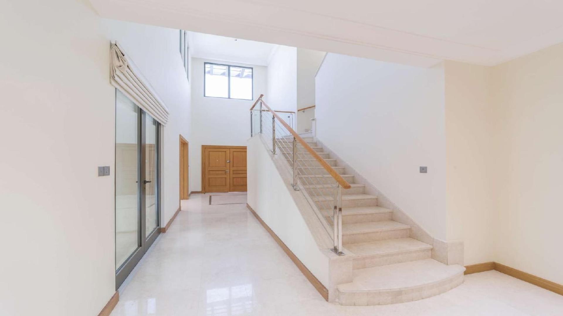 Luxury 4-bedroom villa with pool in Palm Jumeirah, Garden Homes community, for rent