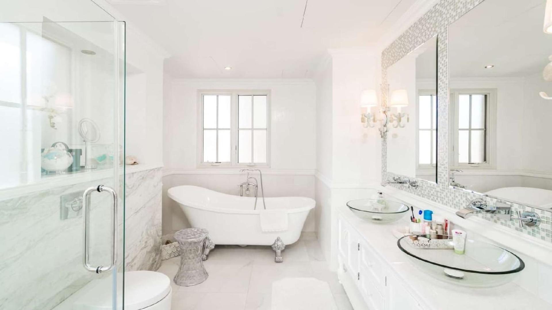 Luxurious 4-bedroom villa with pool in Whispering Pines, Jumeirah Golf Estates for rent