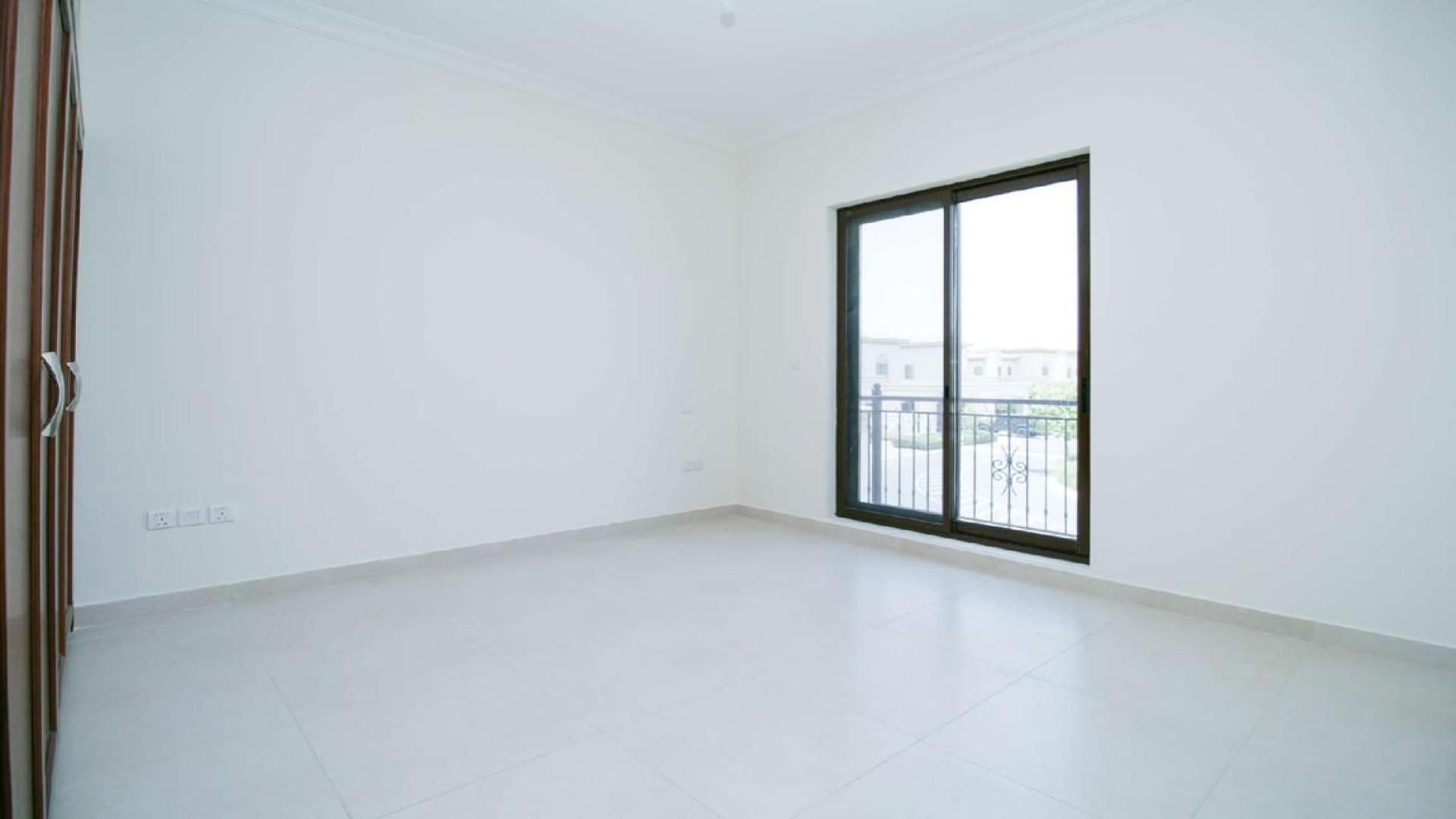 Spacious living area in 4-bedroom villa, Palma, Arabian Ranches 2, Dubai for rent