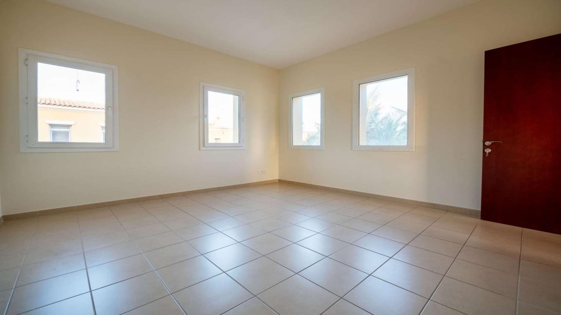 Spacious living room in 4-bedroom villa, Palmera 4, Arabian Ranches, available for rent