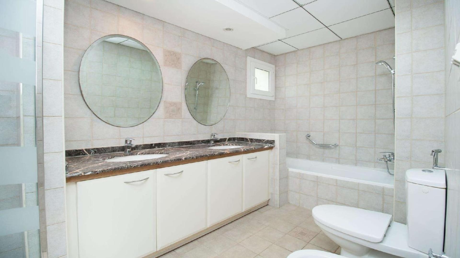 Spacious modern kitchen in 4-bedroom bungalow, Green Community Motor City rental villa