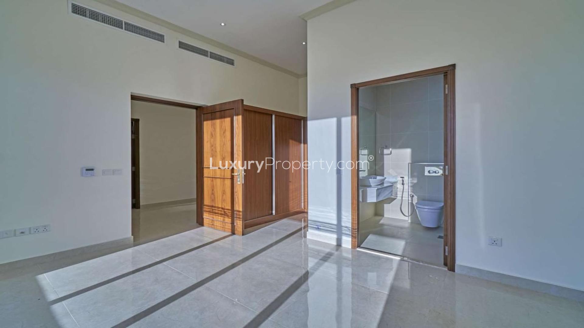 Bright room with large windows in Jumeirah Park villa, modern finishes, Legacy sub-community
