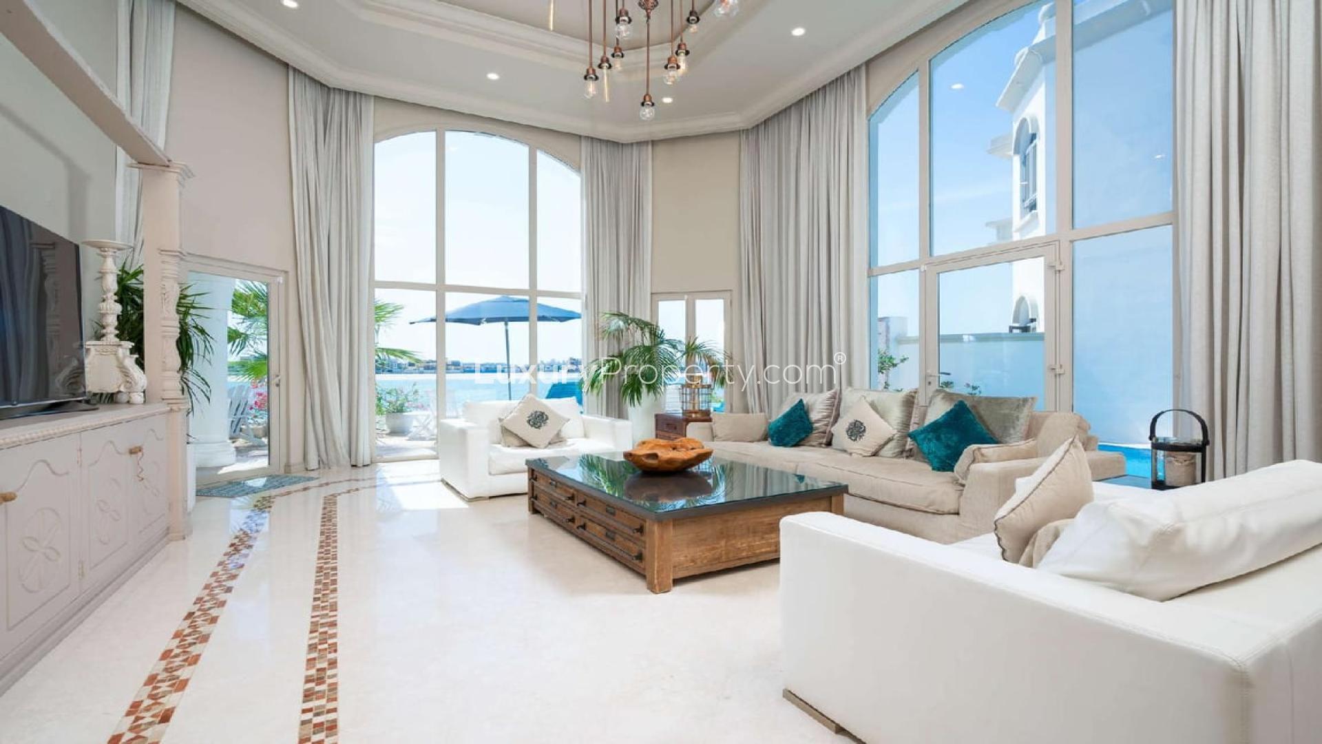 Upgraded Mediterranean-style villa with beachfront, Palm Jumeirah, 4 bedrooms, 6 bathrooms, for rent