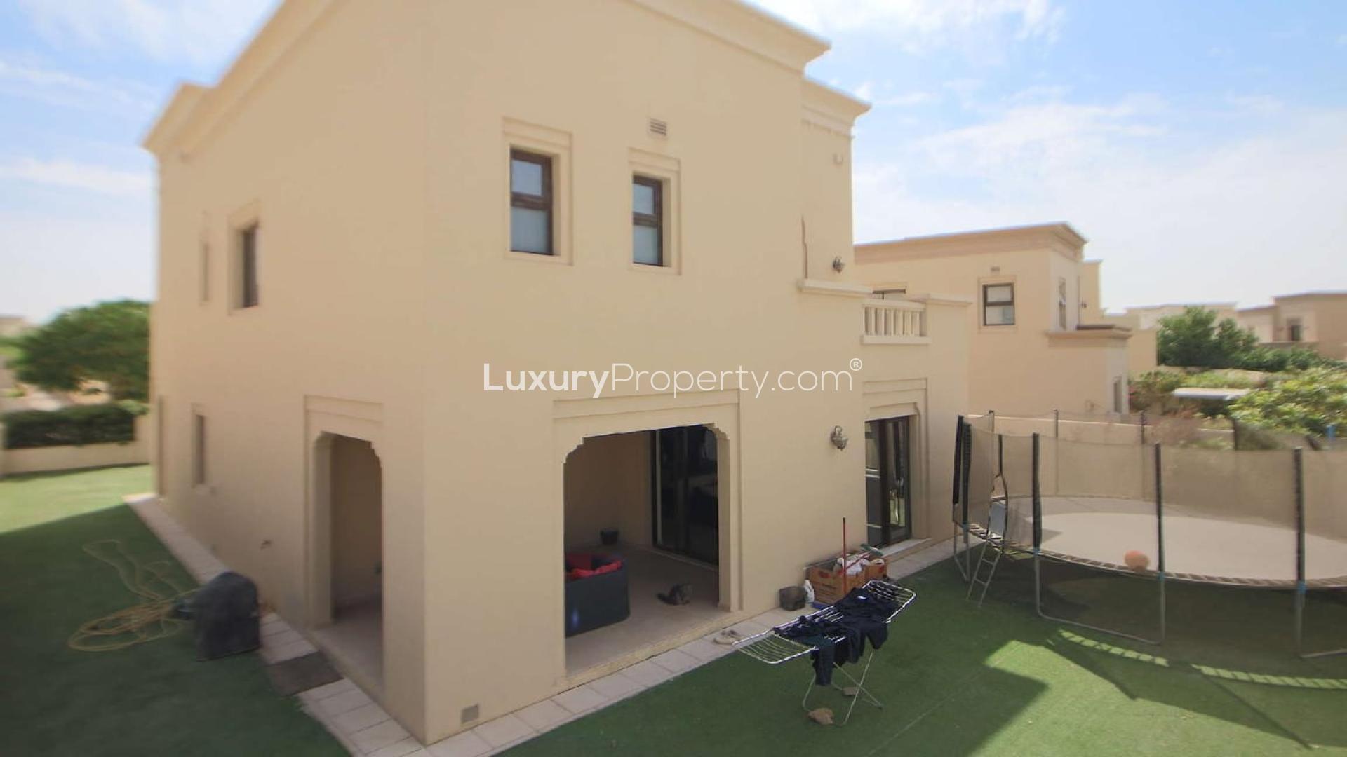"Elegant 4-bedroom villa exterior in Casa, Arabian Ranches 2, available for rent.",Spacious 4-bedroom villa exterior with garden in Casa, Arabian Ranches 2 for rent