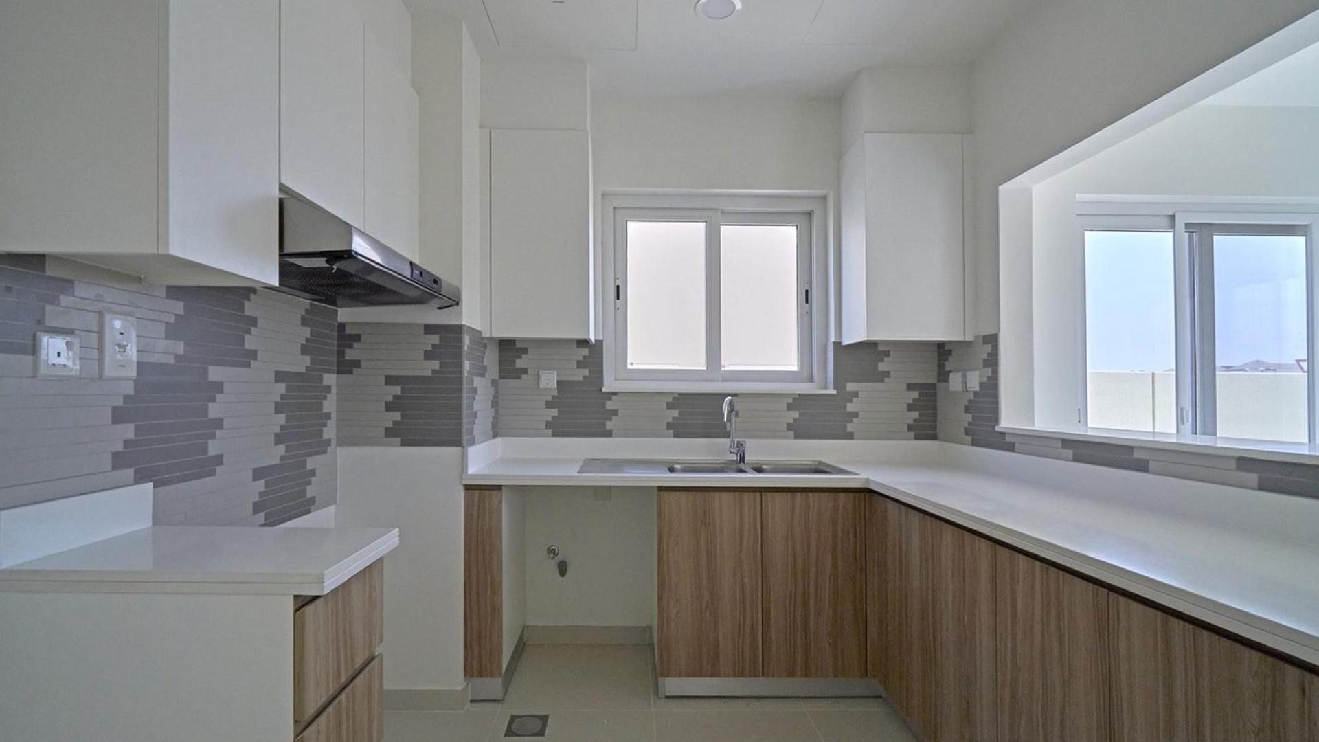 4-bedroom villa exterior in Amaranta, Villanova, Dubai for rent, front view