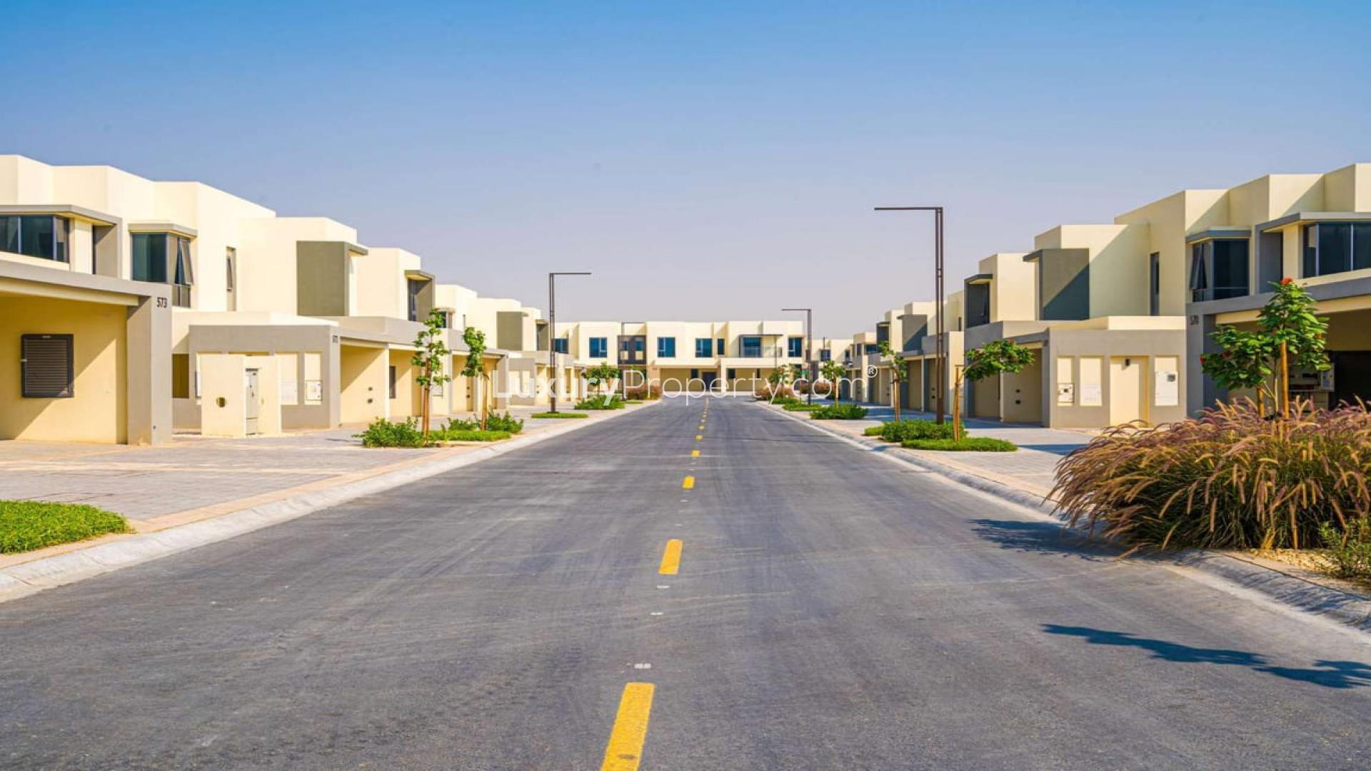 Modern townhouses in Maple, Dubai Hills Estate, available for rent. Quiet, landscaped community