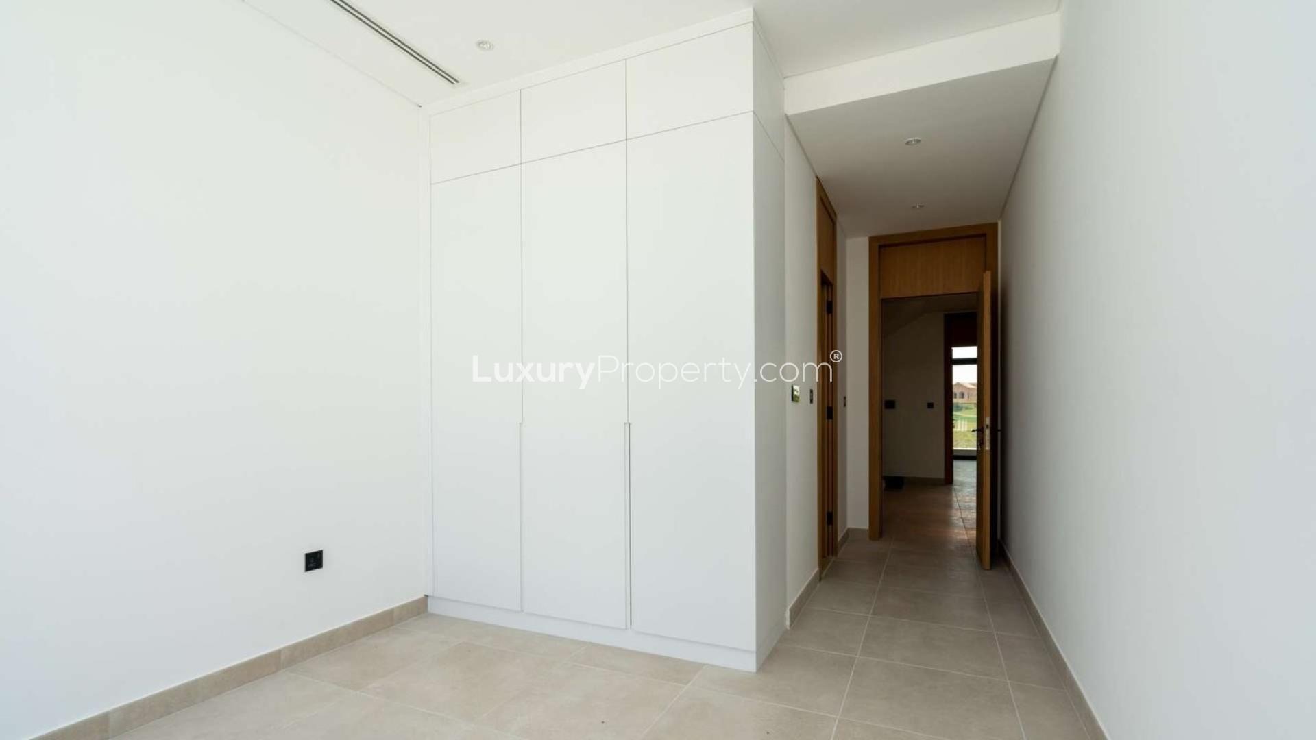 Modern villa with golf course view in Jumeirah Luxury, Jumeirah Golf Estates for rent