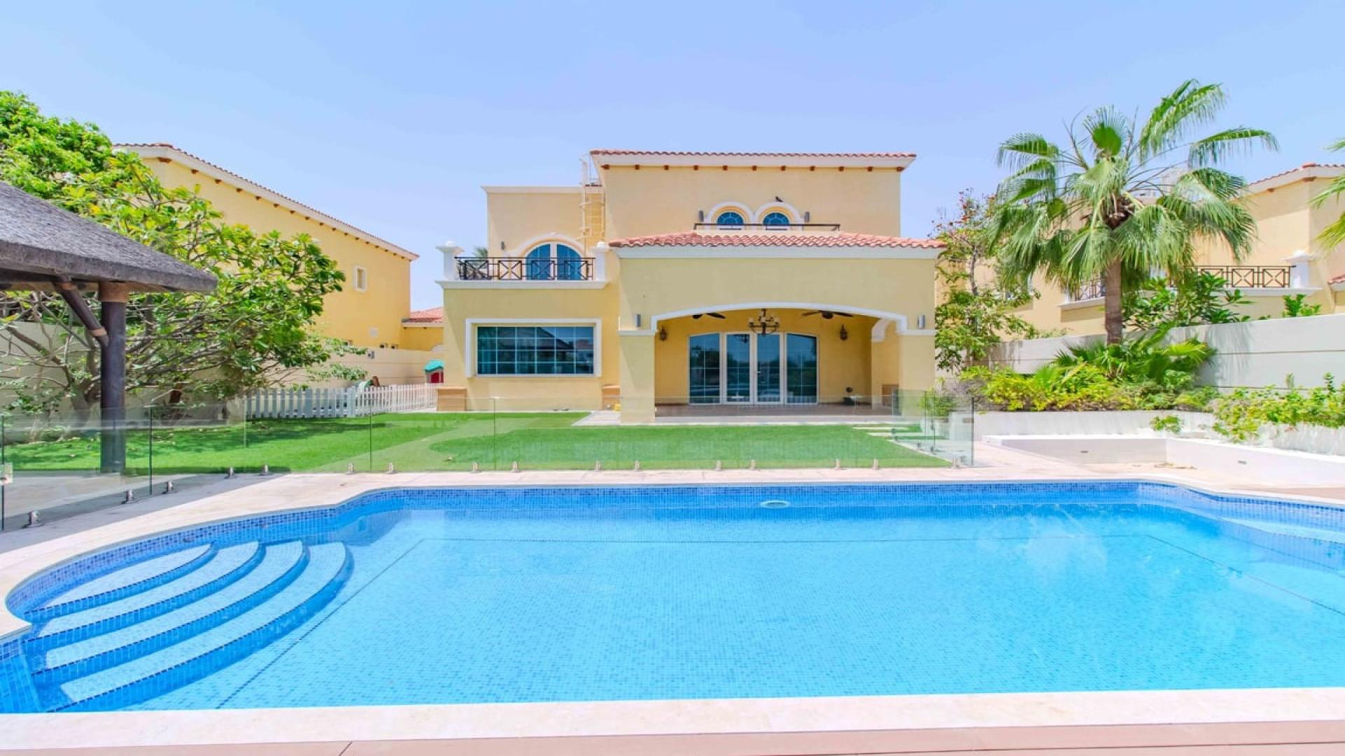 Villa with pool and garden, lake view in Jumeirah Park Legacy community