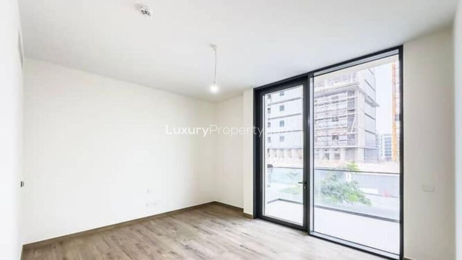 Modern kitchen in luxury villa, District One, Mohammed Bin Rashid City, available for rent