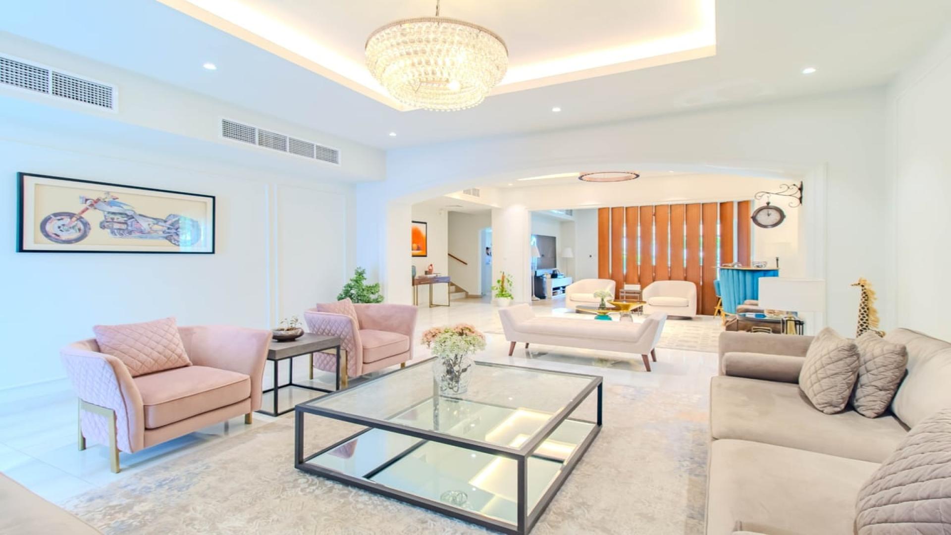 Luxurious living room in fully upgraded 4-bedroom villa for rent, Meadows 9