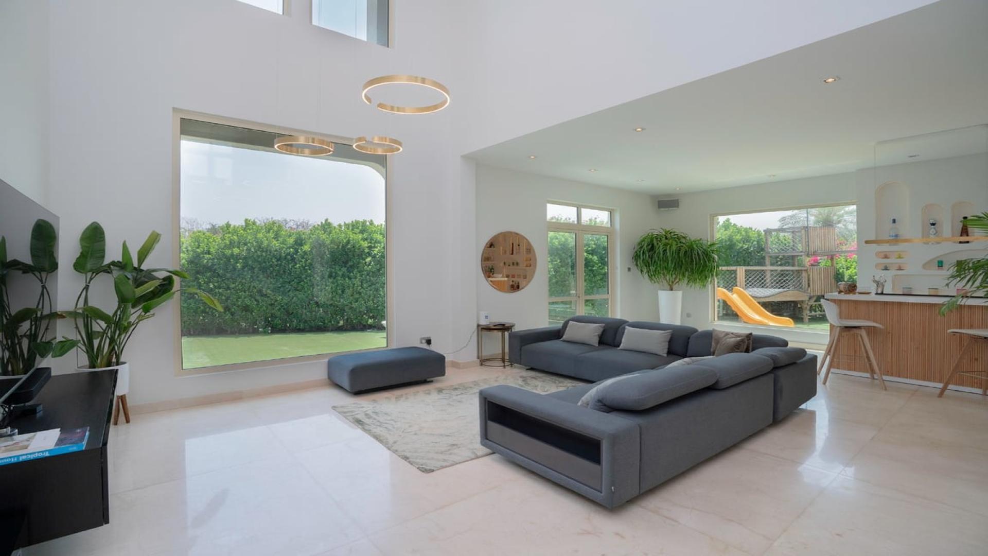 Furnished villa with upgraded pool and jacuzzi in Jumeirah Islands, European Clusters