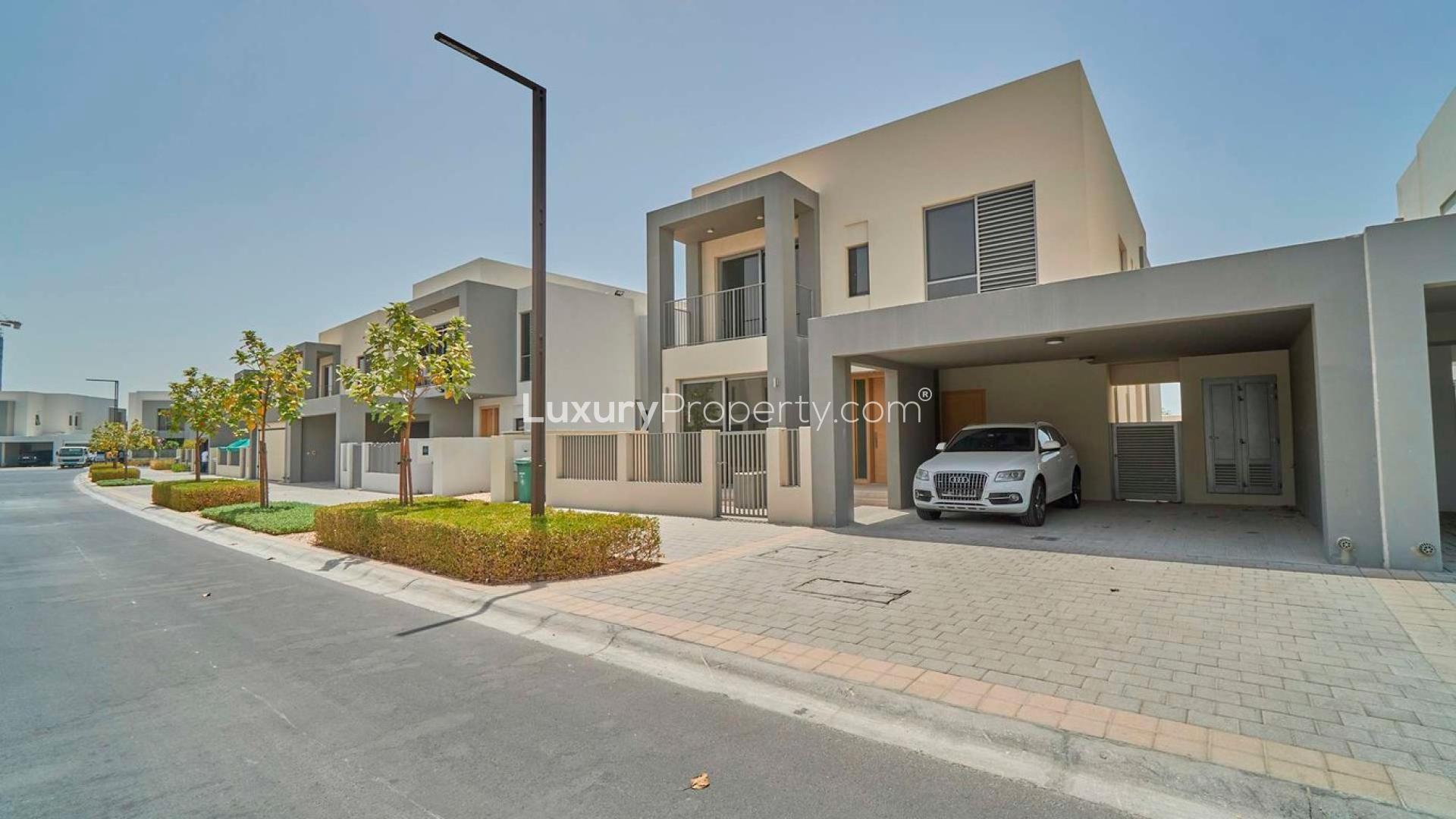 Spacious living room in 4-bedroom villa, Sidra, Dubai Hills Estate, natural light, modern design