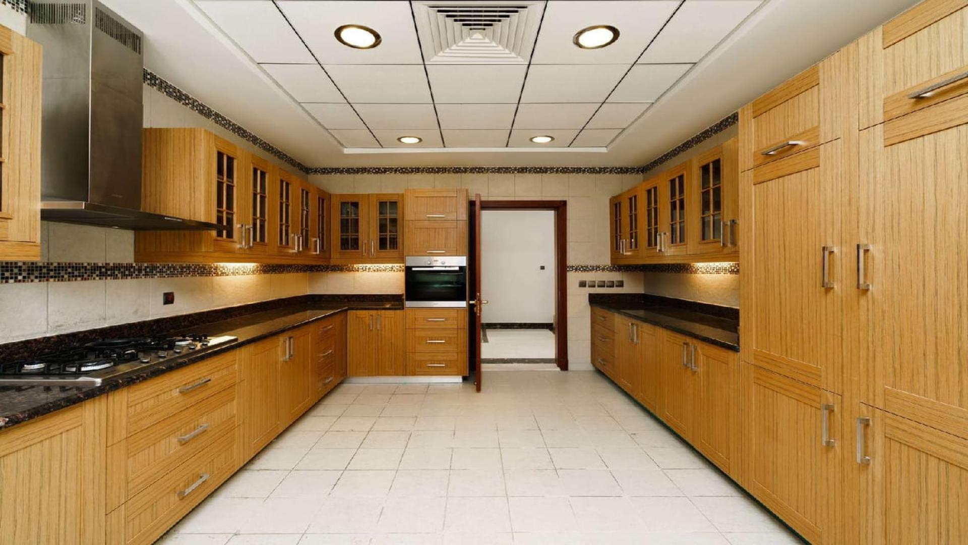 Spacious living area in 4-bedroom villa, Orange Lake, Jumeirah Golf Estates, elegant interiors