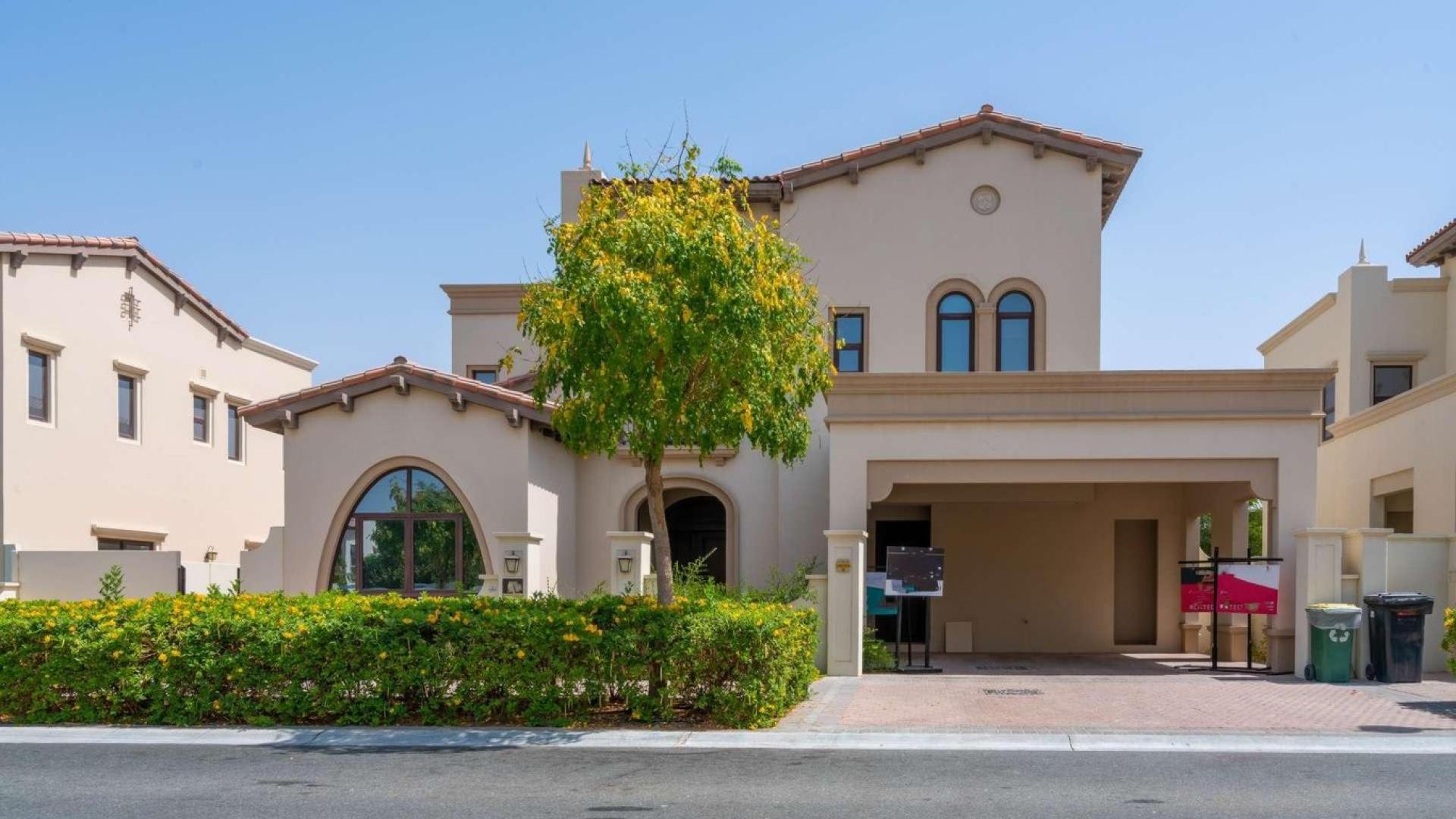 Front view of spacious 4-bedroom villa for sale in Rosa, Arabian Ranches 2