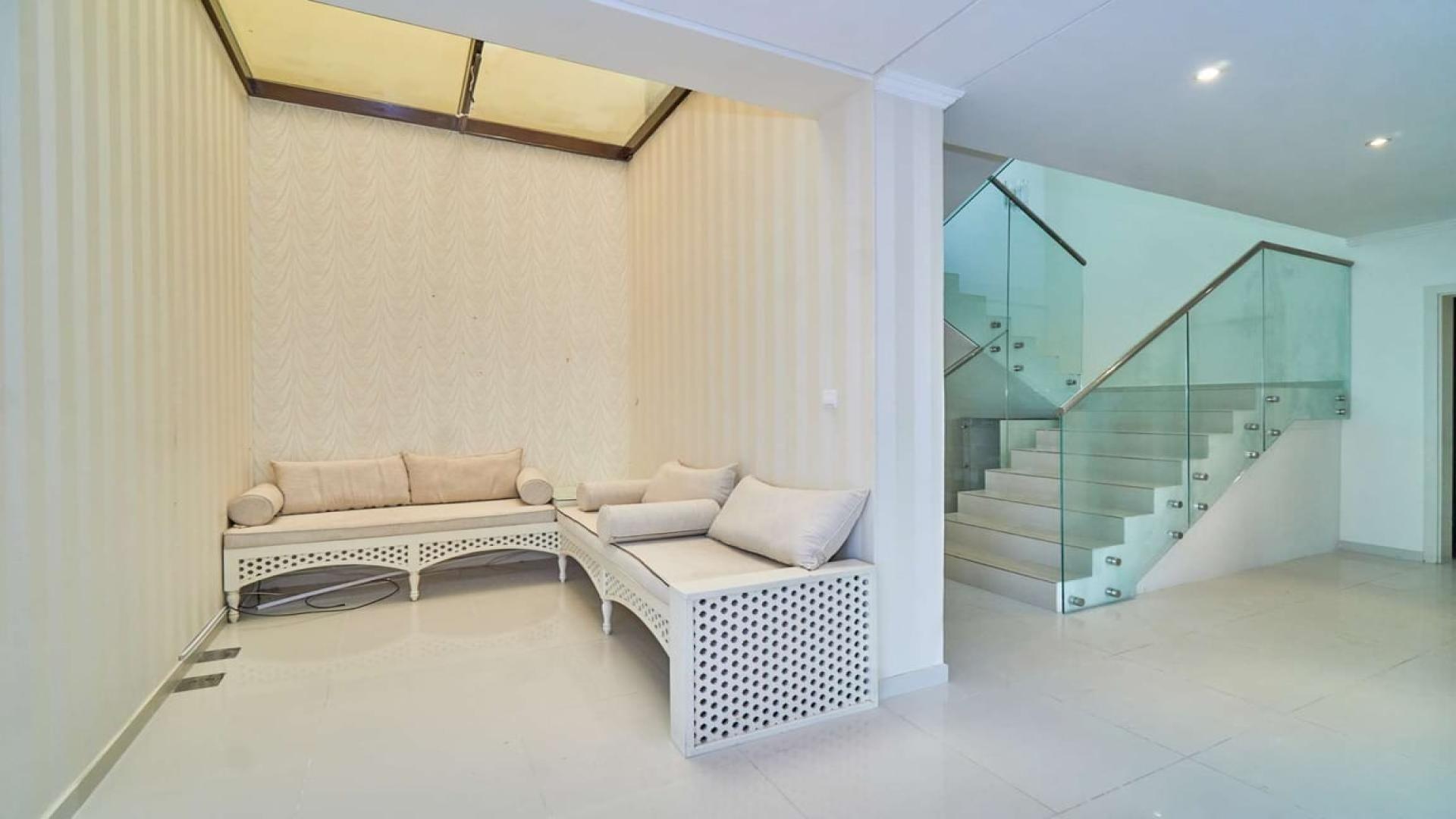 Upgrader corner villa with modern facade in Damac Hills, Brookfield, for sale