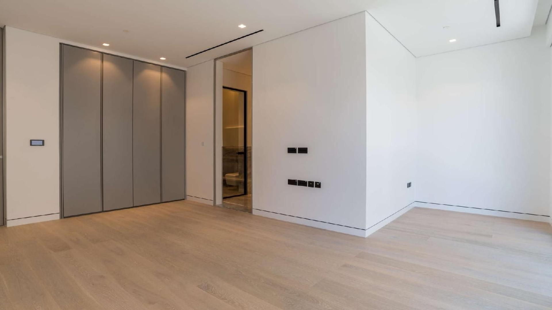 Luxurious living room with ocean view in Palme Couture townhouse, Palm Jumeirah