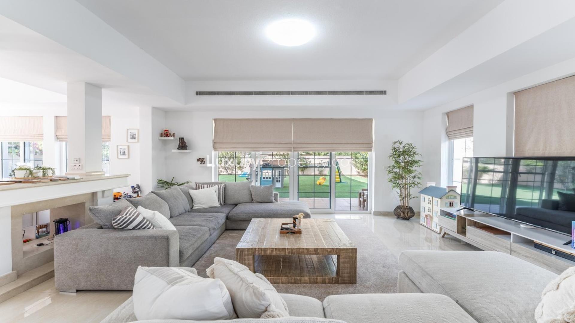 Elegant 4-bedroom villa for sale in Mirador, Arabian Ranches with spacious driveway and garden