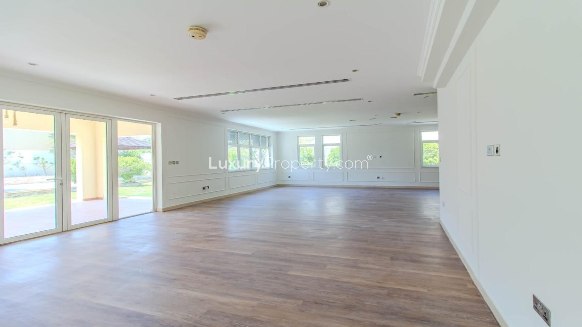 Luxurious Jumeirah Park villa with private pool and gazebo for sale, Legacy sub-community