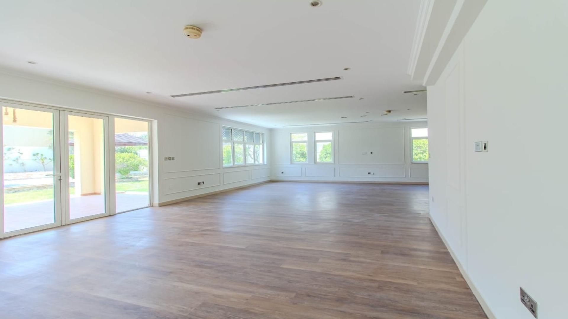 Luxurious Jumeirah Park villa with private pool and gazebo for sale, Legacy sub-community