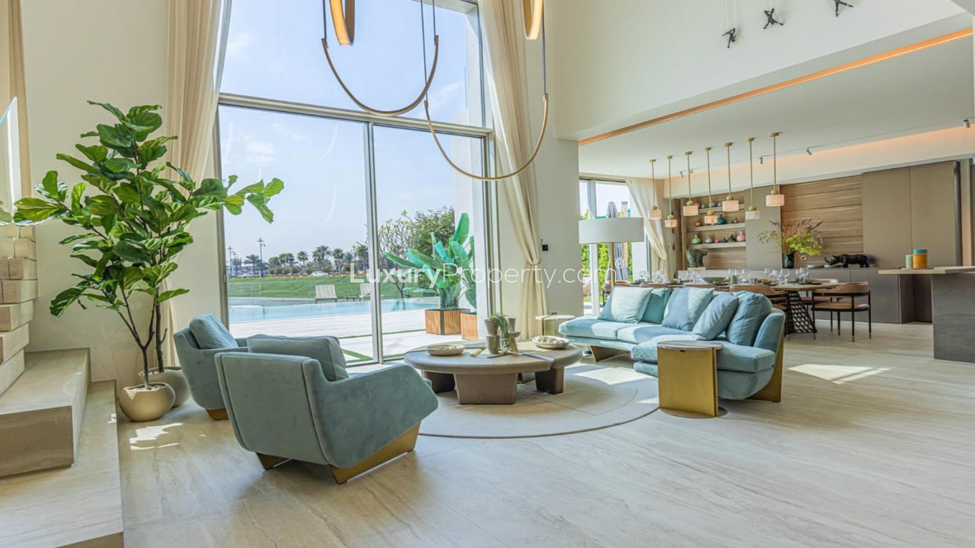 Luxurious 4-bedroom villa with pool and garden in Jumeirah Islands, Islamic Clusters