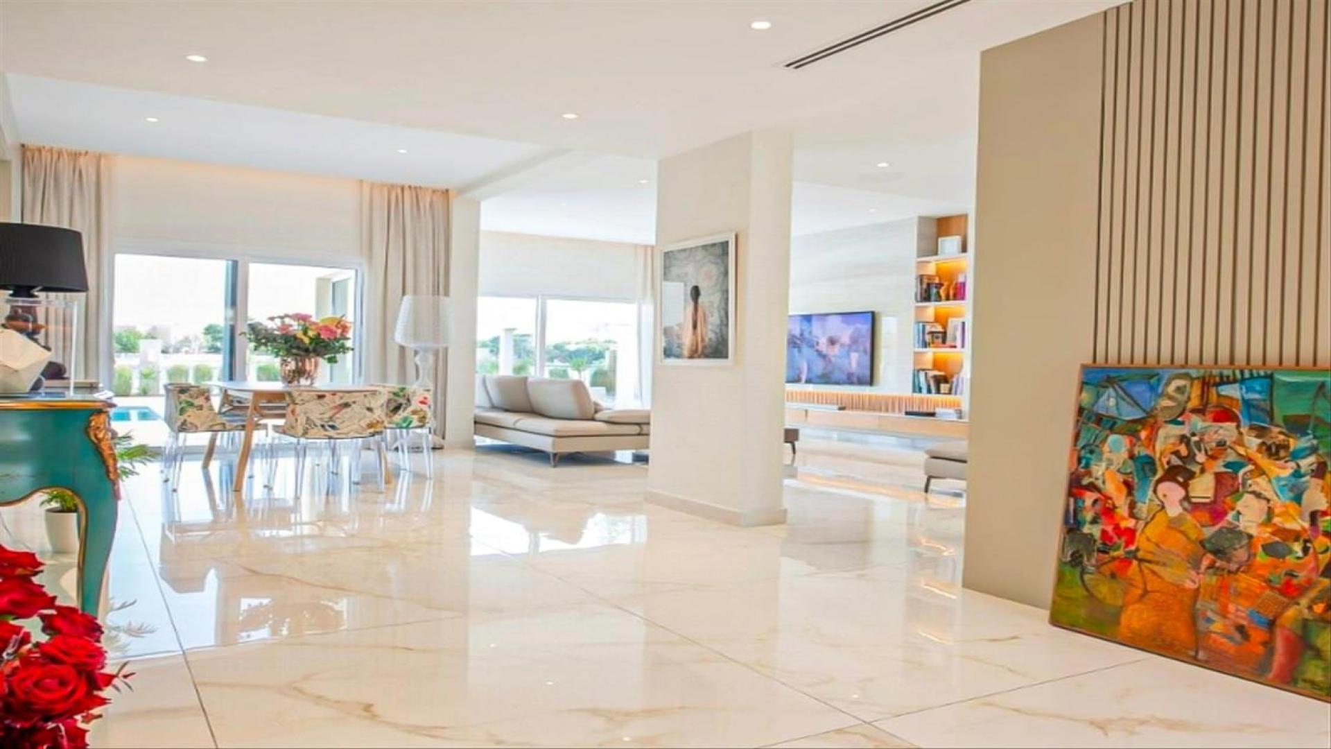 Renovated 4-bedroom villa with private pool in Maeen, The Lakes, for sale