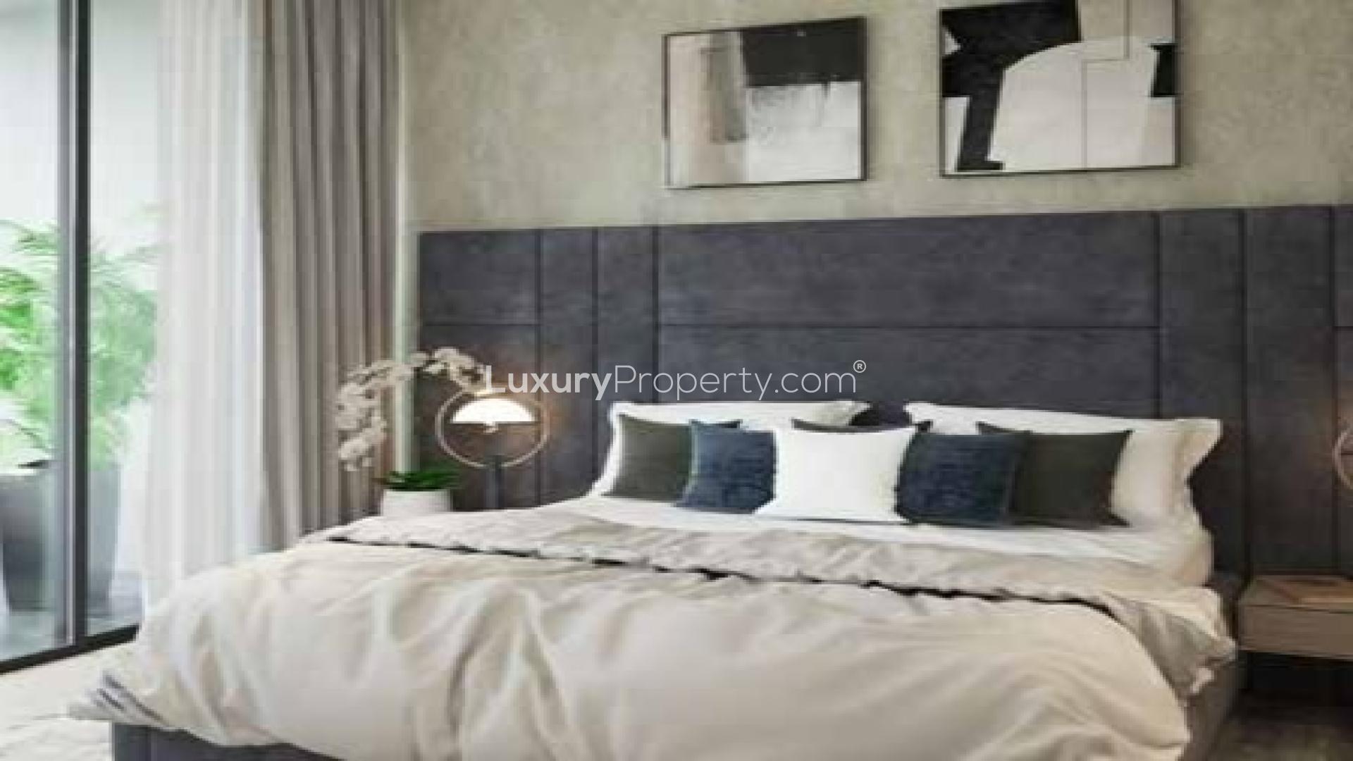 Modern living area in 4-bedroom villa, Damac Hills, Silver Springs, open-plan design, luxury interiors