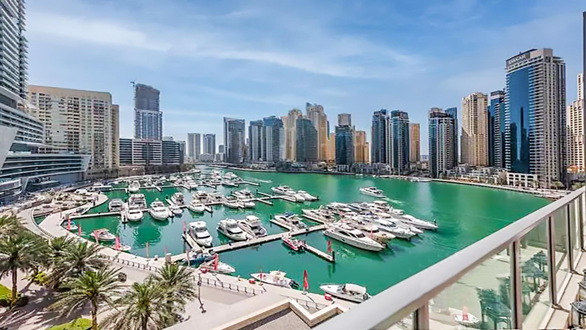 Balcony view of Dubai Marina from furnished apartment in Al Majara, available for rent