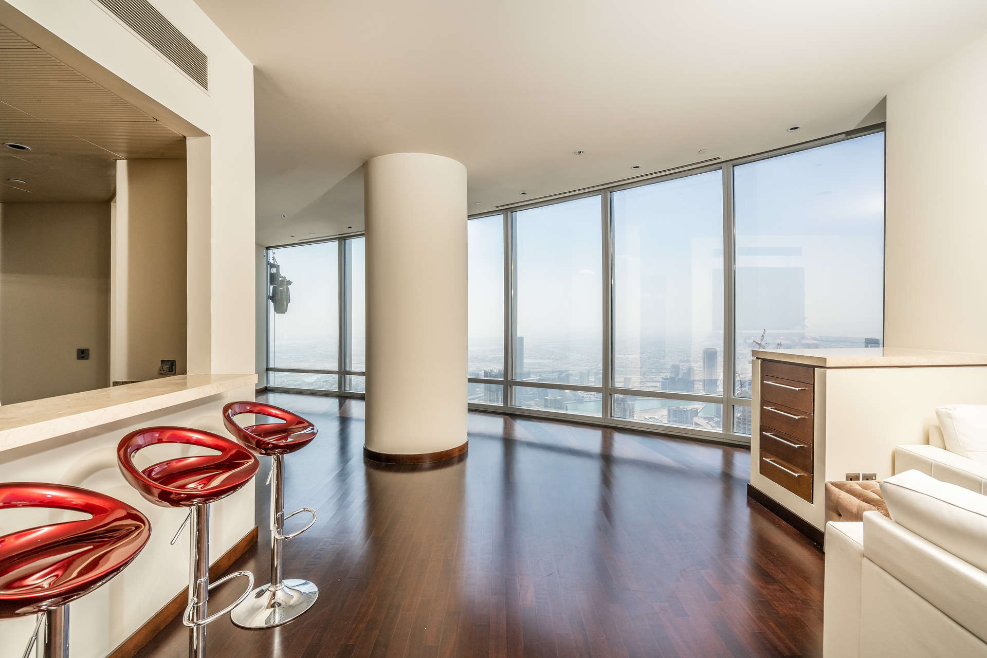 High-floor apartment view of Burj Khalifa and Dubai Fountain, Downtown Dubai, for rent