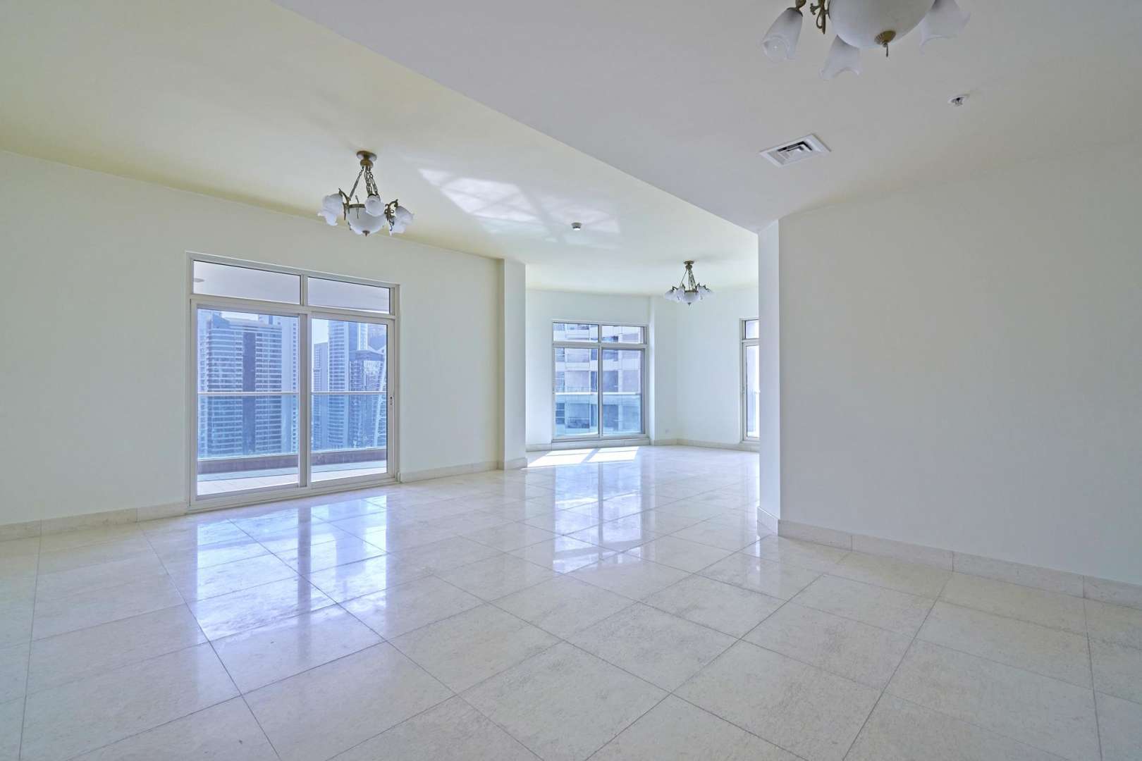 Modern bathroom in four-bedroom apartment, Marina Mansions, Dubai Marina, with shower and bidet
